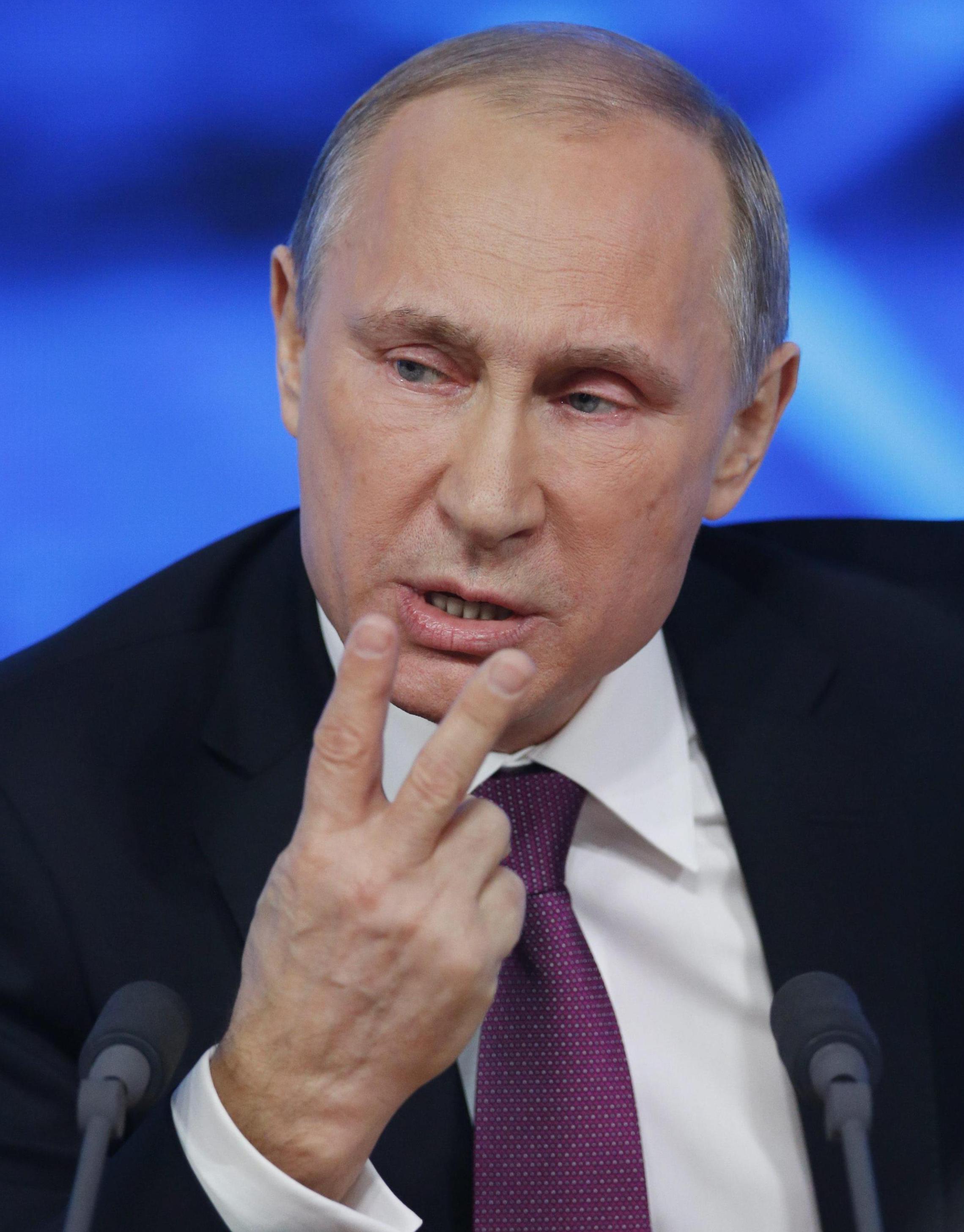Путин два пальца