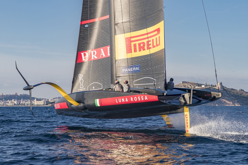 Venerdi Sara Luna Rossa Riparte La Sfida Italiana Alla Coppa America Ilgiornale It