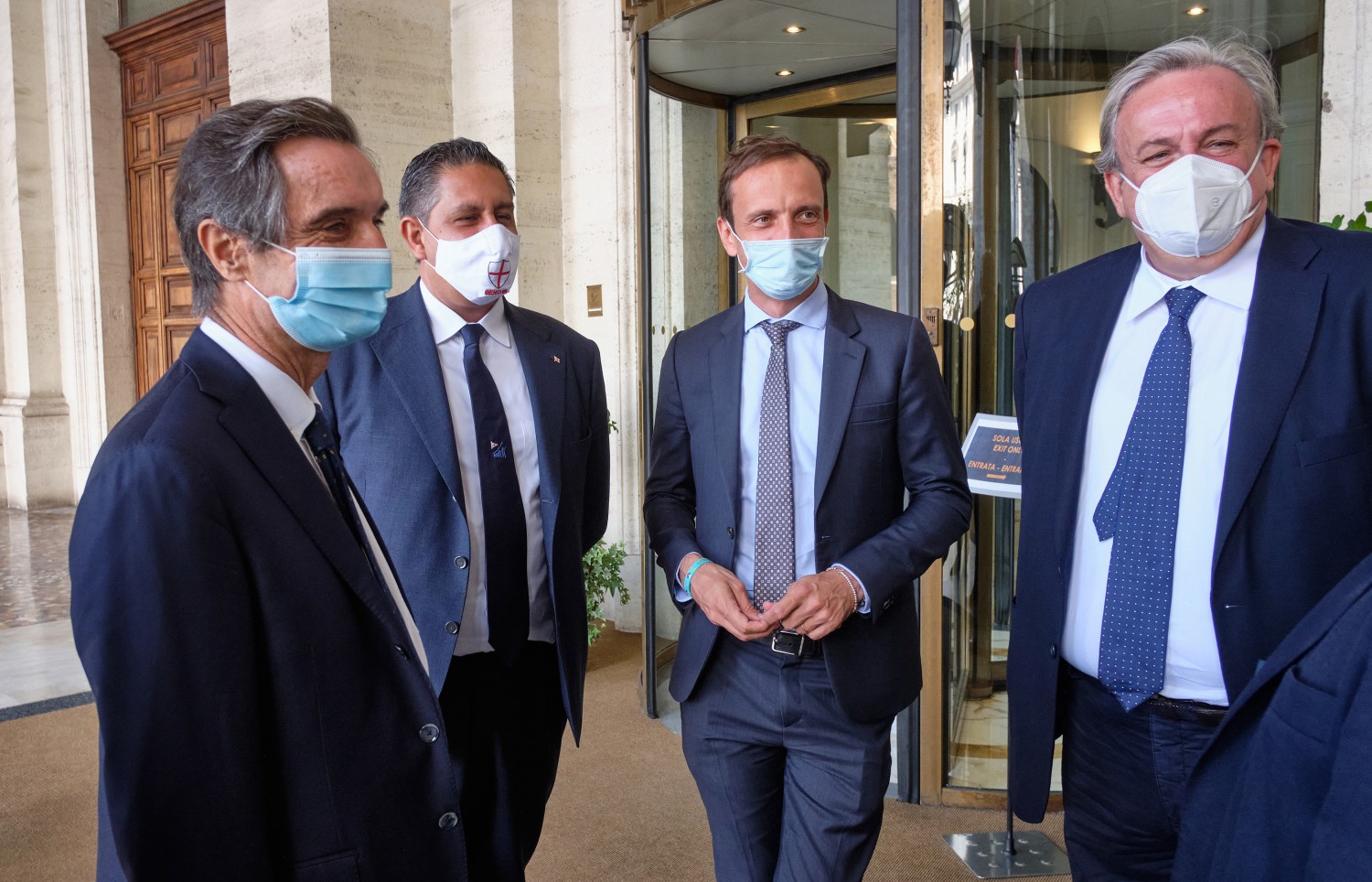 Nuova rissa governo-Regioni. Puglia e Campania: scuole ...