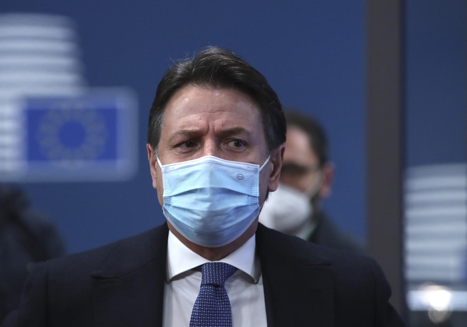 “Vieni in Parlamento o spaccherò subito”.  Conte adesso è nell’angolo