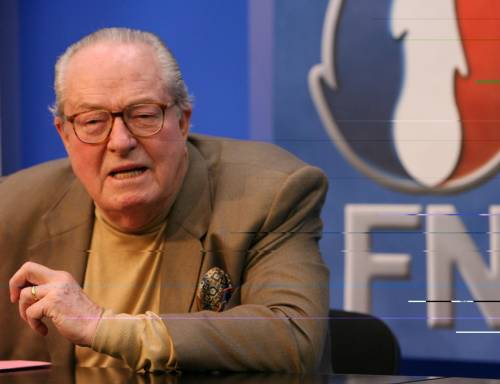 Le Pen: "Camere a gas? Un dettaglio della storia". Le reazioni: "Non presiederà l'Europarlamento"