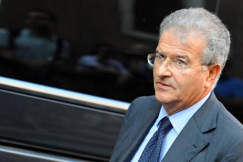 Cicchitto: "Saremo durissimi con i magistrati di Milano, ma il governo regge"