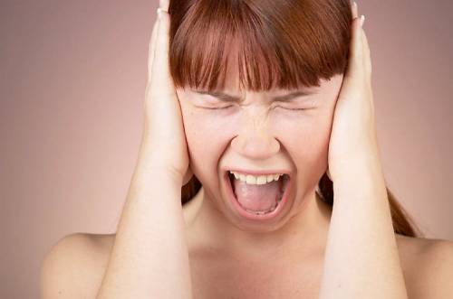 Stalker, arriva il braccialetto elettronico