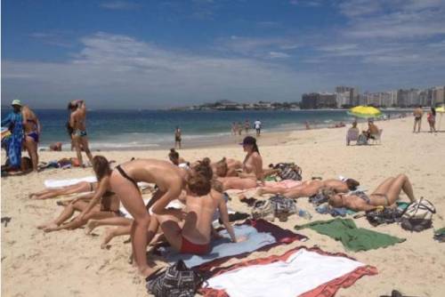 Calendario nudo per sponsorizzare le Cinque Terre? I sindaci dicono no