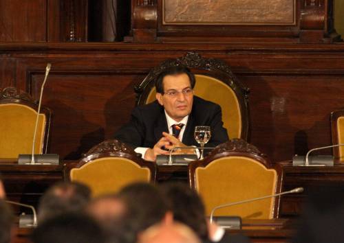 Regione Sicilia, premi ai dirigenti per "usare internet” e “inviare email”