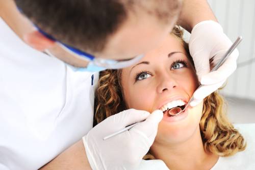 Crisi, l'allarme dei dentisti: «Troppi costi e meno pazienti»