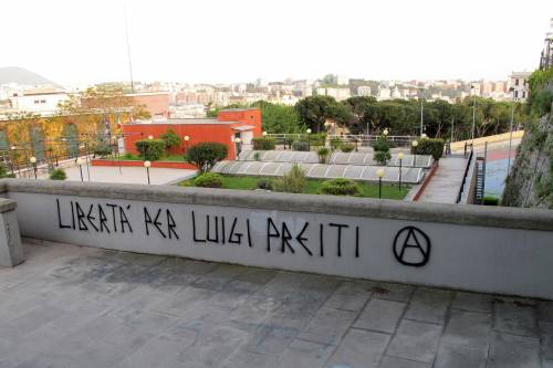 Le scritte che Genova non cancella