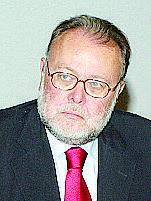PAOLO PETRUCCIOLISuicidio alla sede Rai E l'ex presidente twitta: sono vivo, è un omonimo