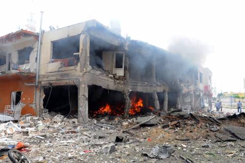 Turchia, esplosioni a Reyhanli, vicino al confine siriano: 40 morti