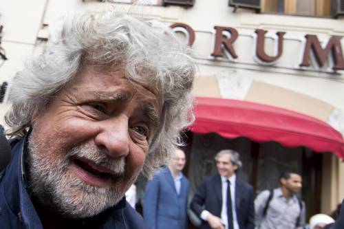 Grillo, leader in ciabatte che affonda il suo partito