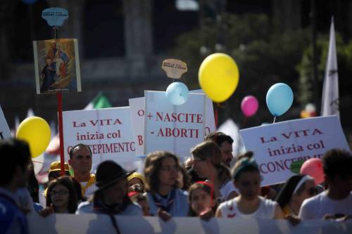 Roma, alla Marcia per la Vita un fiume di 30mila persone