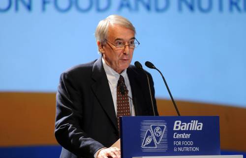 Milano, proteste al Comune: occupata una sala vicino all'ufficio di Pisapia