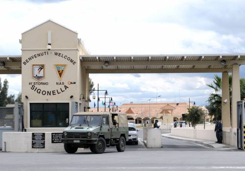 Per l'emergenza Libia 200 marines in Sicilia Ma a Roma è polemica