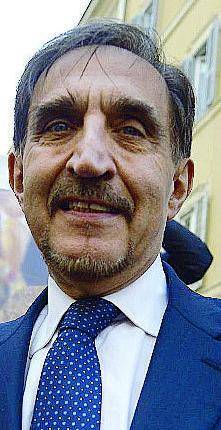 Ignazio La Russa: «Sui soldati si decida col referendum»