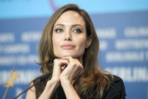 Dopo la mastectomia, Angelina Jolie pensa di asportarsi le ovaie