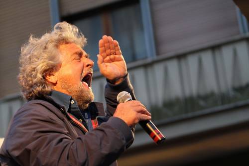 Dal Pd una legge anti-movimenti: esplode la furia dei Cinque Stelle