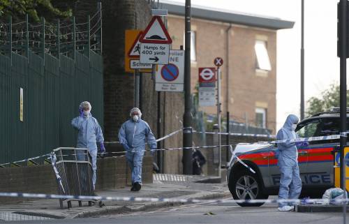 Londra, l'uomo ucciso era un soldato. Si batte la pista nigeriana