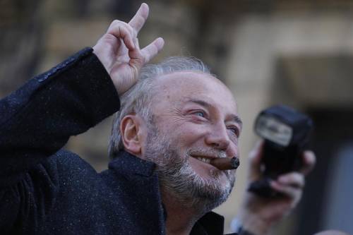 Londra, Galloway: "Paghiamo al-Qaeda per fare lo stesso in siria"