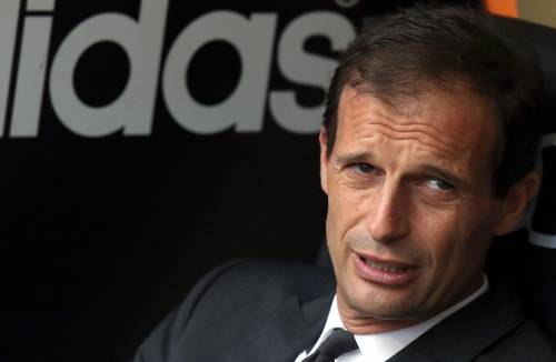 E Allegri mette fretta: "Milan, non aspetto". Napoli: "C'è Benitez"