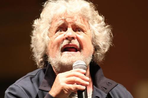 Grillo: "Tra un anno referendum su euro ed Europa"