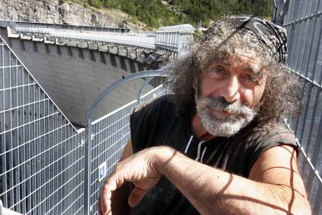Corona attacca Fabio Fazio: "Chiama solo i suoi amici"
