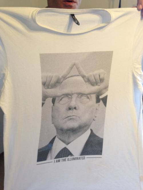 "La prof fa politica, non io con la maglia di Silvio"
