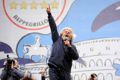 M5S, Grillo attacca i malpancisti: "Siete i nuovi Scilipoti"