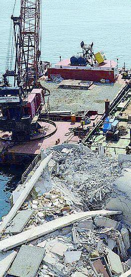 Porto, tolte le macerie in attesa dei soldi