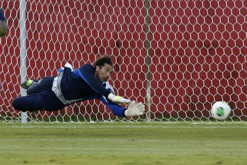 Buffon il capitan fedeltà "Non rinuncio all'Italia"