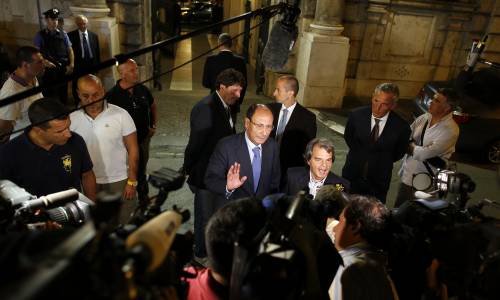 Il Pdl fa quadrato nonostante i veleni «Tutti con Silvio»