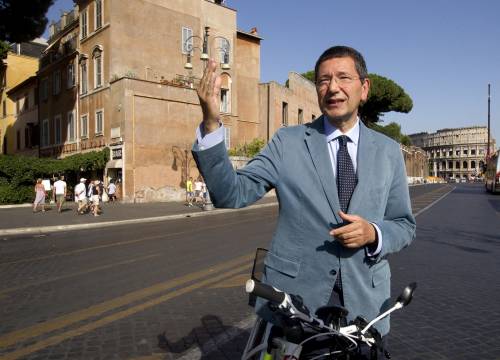Debiti, Marino chiede una mano al governo: "Roma non può fallire"