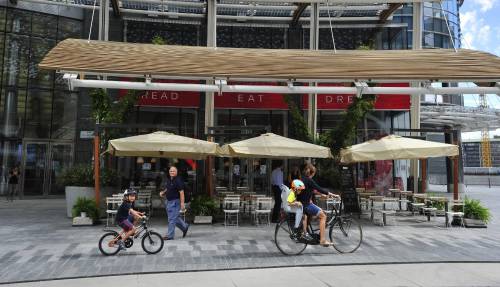 Il centro si colora di Red: apre la libreria-ristorante