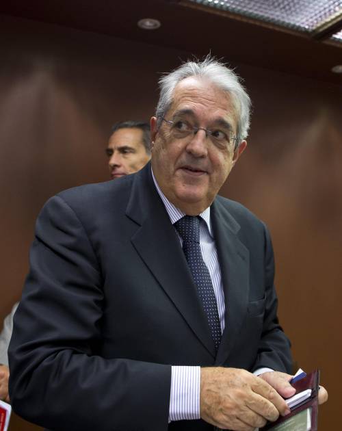 Saccomanni insiste sull'Iva Adesso il governo è a rischio