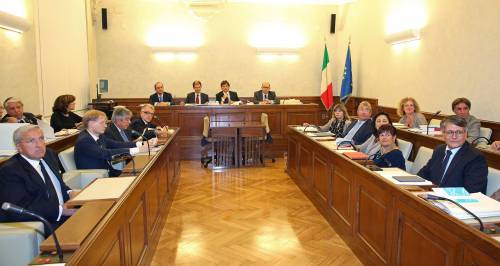Voto segreto, schiaffo alle regole. I grillini accelerano la porcata