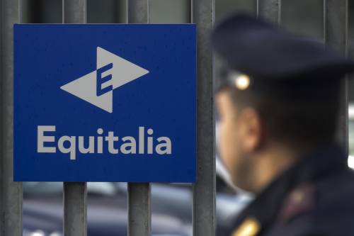 Equitalia, dirigenti indagati per corruzione "Debiti ridotti in cambio di soldi e favori"