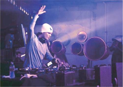 Una notte con Avicii, il deejay rockstar che vola in classifica