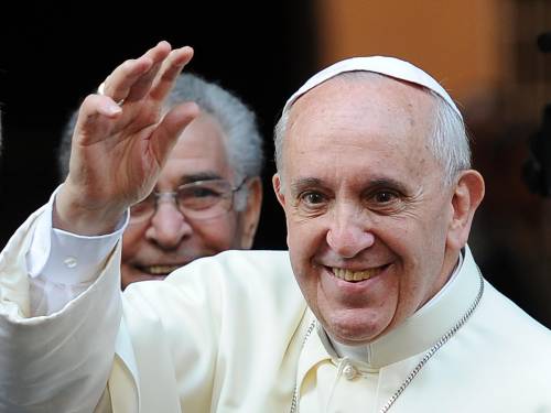 Papa Francesco in Sardegna incontra i disoccupati: "Dare lavoro per dare dignità"
