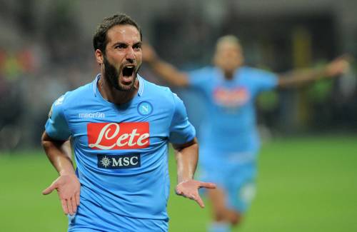 Il nuovo Napoli paradiso gioca rock col Diavolo e prenota già lo scudetto
