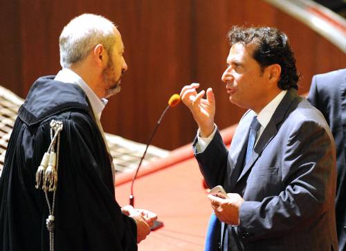 Costa Concordia, Schettino torna in aula e accusa il timoniere
