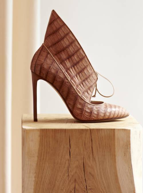 Petali di pelle o coccodrillo per le scarpe più sexy Francesco Russo e la sua collezione