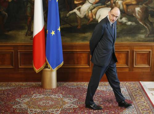 Letta: "Ci attendono grandi sfide". E scherza: "Pregate per l'Italia"