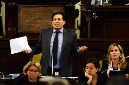 Quella sinistra radical chic che discrimina gli etero