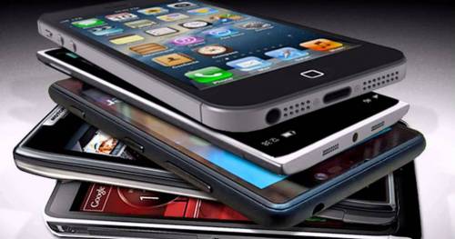 Firmato il decreto sull'equo compenso: stangata sui telefonini