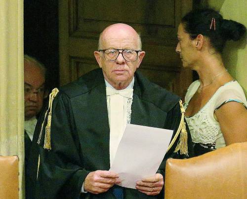 Le sentenze come vendette. E in piazza riecheggia il "Giudice" di De André