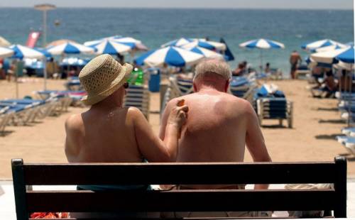 La grande fuga dei pensionati: "In Portogallo con 1200 euro in più"