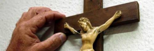 Trieste, sanzionato il prof che tolse il crocifisso dall'aula