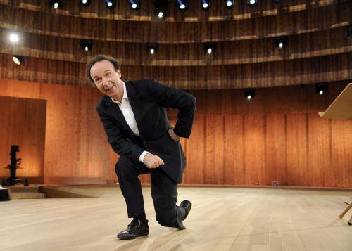 Volo d'oro con Benigni La Giannini è nei guai
