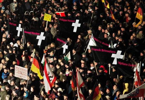 Le manifestazioni anti-islam di Pegida sbarcano nel Regno Unito