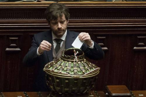 Il Pd teme i suoi cecchini e parte l'acquisto dei voti