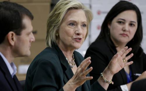 Quando la Clinton tramava: "Non aiutate Berlusconi"